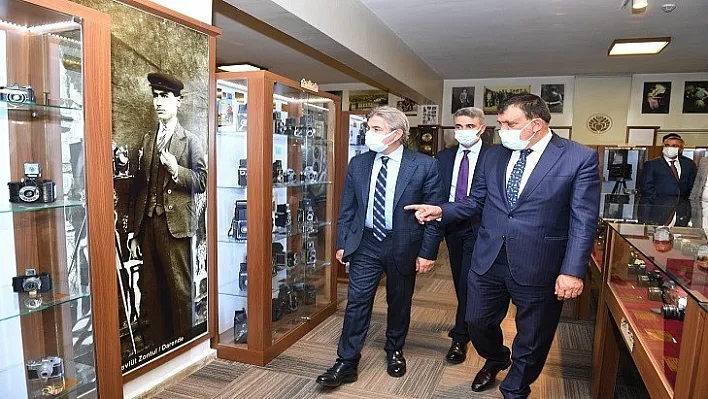 Demircan Fotoğraf Makinesi Müzesine Hayran Kaldı
