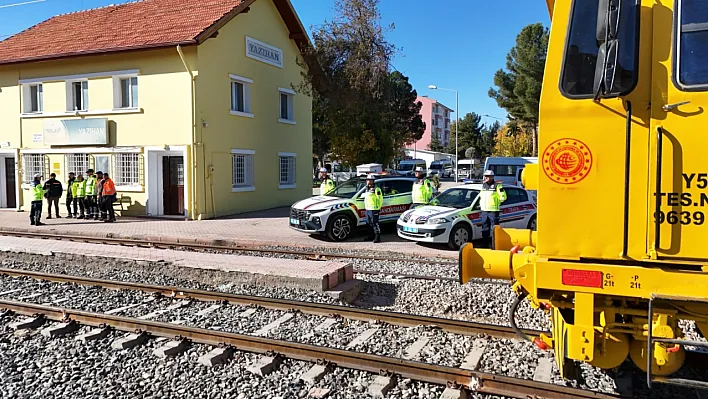 Demiryolu Geçitlerindeki Trafik  Denetlendi