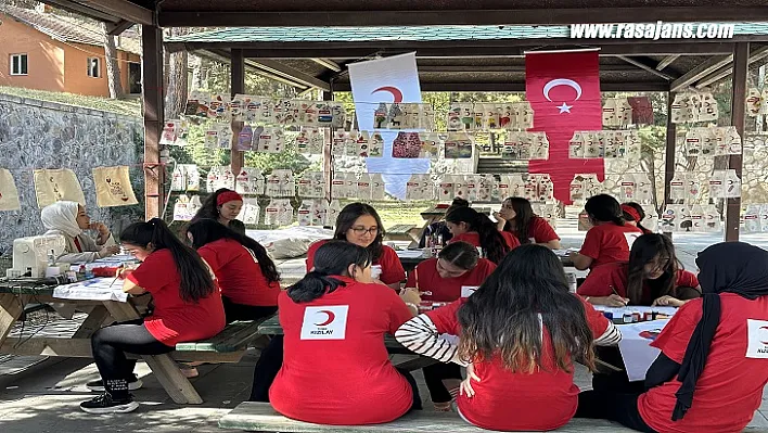 Depremzede Öğrenciler Kızılay'ın Çamkoru Kampı'nda Buluştu