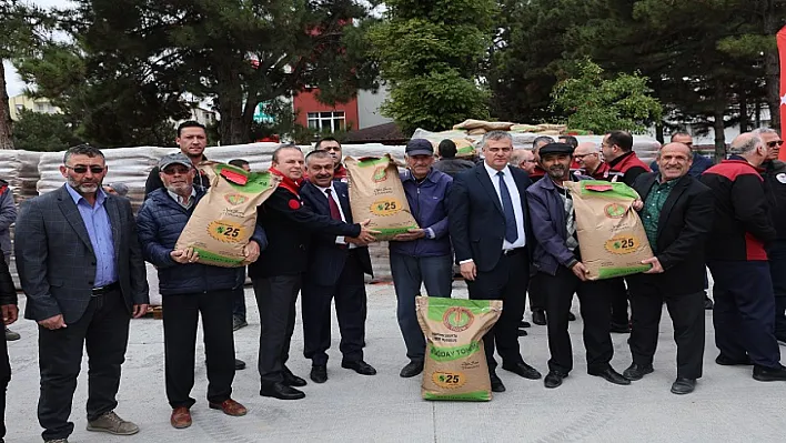 Doğal Afetler Nedeniyle Mağdur Olan 1000 Çiftçiye 250 Ton Tohum Desteği