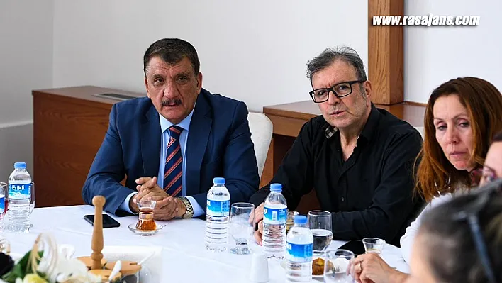 Doğal Hayatı Koruma Vakfı Üyelerinden Başkan Gürkan'a Ziyaret