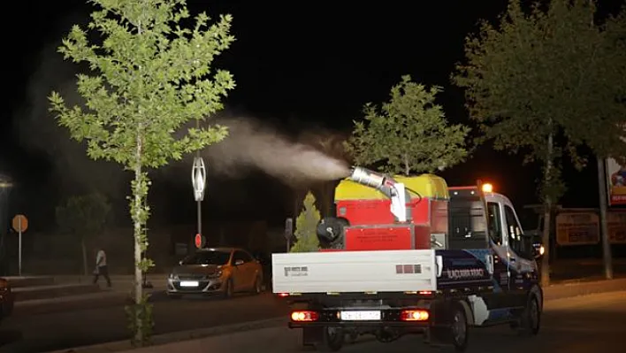 Elazığ Belediyesi'nden Haftanın Yedi Günü İlaçlama Çalışması