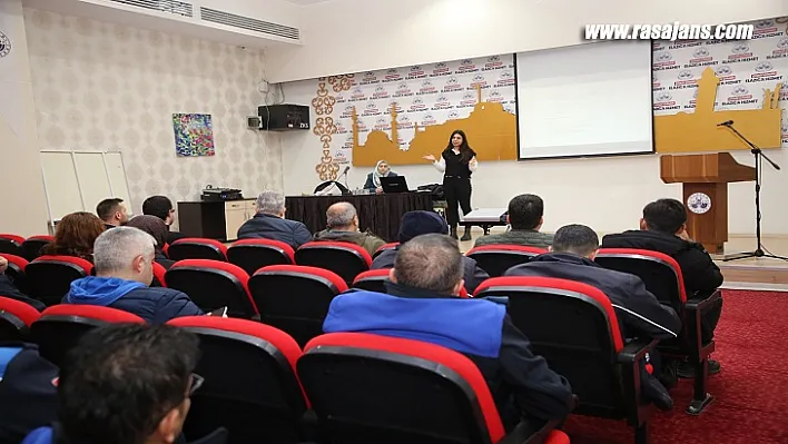 Elazığ Belediyesi'nden Personeline Seminer