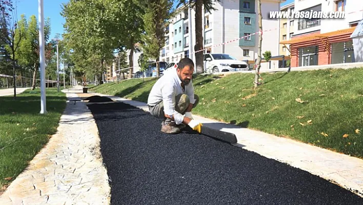 Elazığ Belediyesi, Park Ve Yürüyüş Yollarında Bakım Çalışmalarını Sürdürüyor