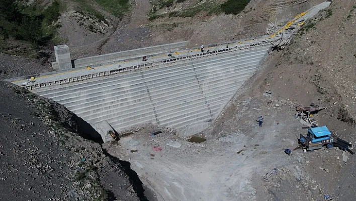 Erzurum Oltu Esenyamaç Göletinde Çalışmalar Aralıksız Devam Ediyor