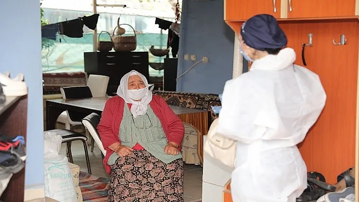 Evde Sağlık Hizmetleri pandemide de aralıksız sürüyor