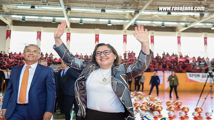 Gaziantep Büyükşehir Okullara Malzeme Desteğini Sürdürüyor