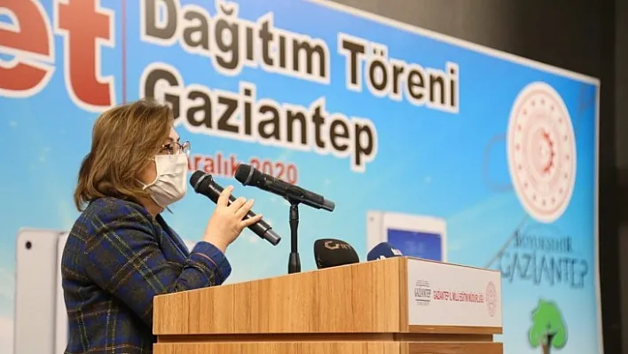 Gaziantep Modeliyle 60 Bin Ücretsiz Tablet Öğrencilere Dağıtıldı