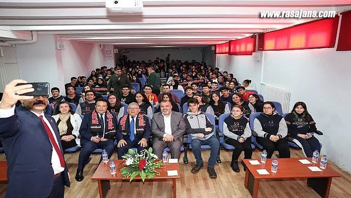 Genç Dostu Başkan Öğrencilerle Buluştu