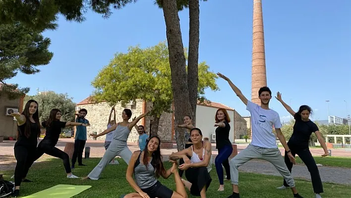 Genç İzmir'in logosunu İzmirliler belirleyecek