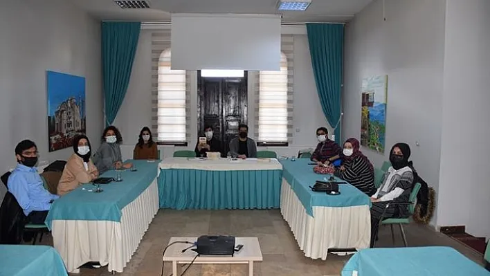 Gençlere Kitap Okuma Alışkanlığı Kazandırılıyor