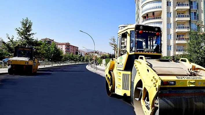 Gönültaş Caddesi Asfaltlanıyor