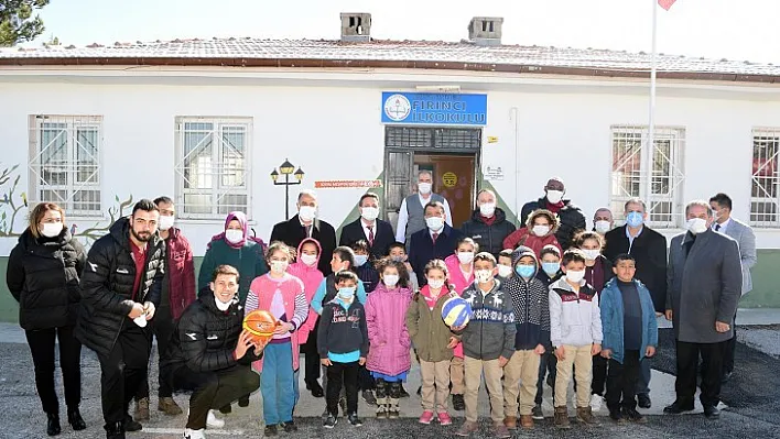 Gürkan'dan Yüz Yüze Eğitime Başlayan Öğrencilere Sürpriz
