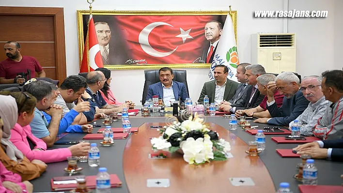 Gürkan, 'Demokrasi Nehrine Kaynak Sağlayan Muhtarlarımızdır'
