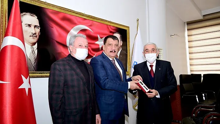 Gürkan Kanaat Önderlerinin Fikir Ve Görüşleri Bizim İçin Önemlidir