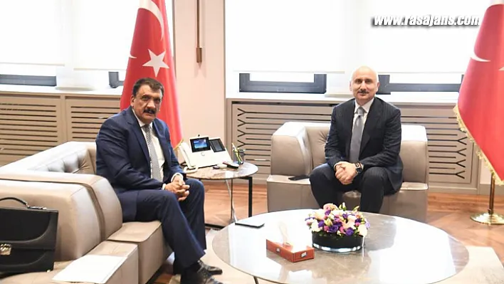 Gürkan: Yapılan Ve Yapımı Devam Eden Hizmet Ve Yatırımlarla Alakalı İstişarelerde Bulunuyor