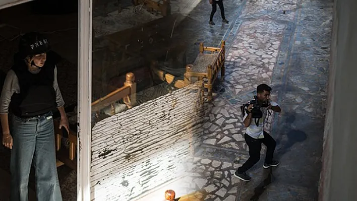 Havan mermisi basın mensuplarını haber yazarken yakaladı