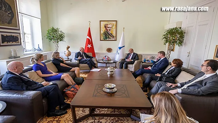 İngiltere Büyükelçisi'nden İzmir Büyükşehir Belediyesi'ne ziyaret