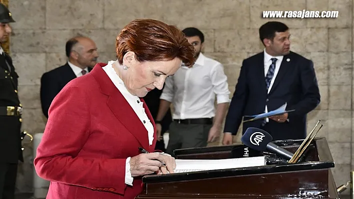 İYİ Parti Genel Başkanı Meral Akşener Anıtkabir'i Ziyaret Etti