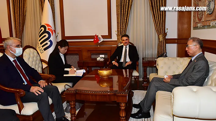 Japonya'nın Türkiye Büyükelçisi Kazuhiro Suzuki Vali Baruş'u Ziyaret Etti
