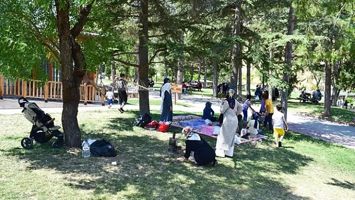 Kadın Meclisi Beydağı Tabiat Parkı'nda Bir Araya Geldi