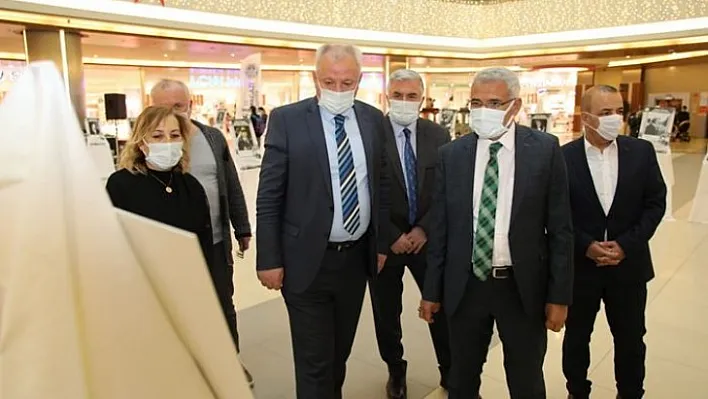 Kadınlar Günü'ne Özel Resim Sergisi