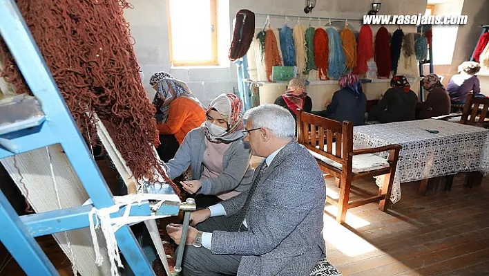 Kadınlar Öğreniyor, Ev Ekonomilerine Katkı Sağlıyor