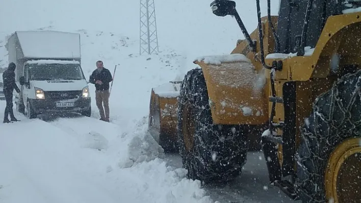 Kırsal Bölgelerde Kapanan Mahalle Yolları Açıldı
