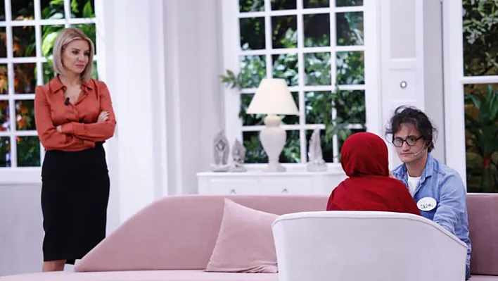 Kız kardeşine 30 yıl sonra Esra Erol'da kavuştu