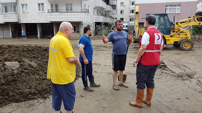 Kızılay'dan Selzedelere Sıcak Yemek