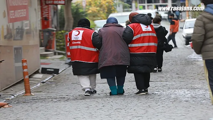 Kızılay Deprem Sonrası Destek Çalışmalarını Sürdürüyor