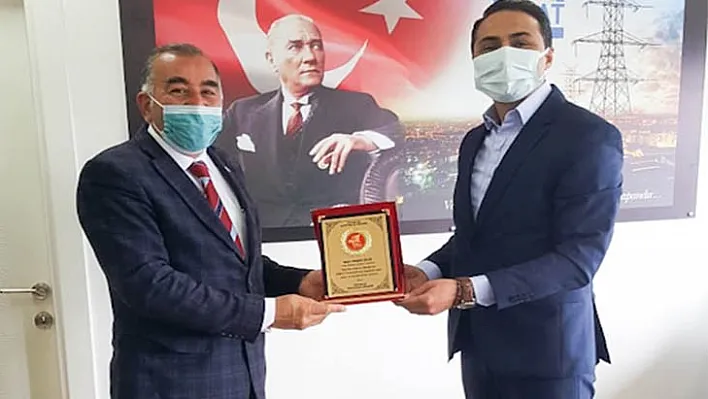 Kuluncak Muhtarlar Derneği'nden Fırat Edaş'a Teşekkür Plaketi