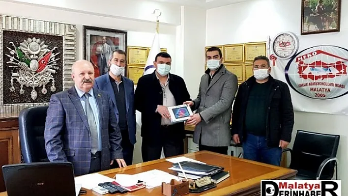 Malatya Emlakçılar Odasından Eğitime Tablet Katkısı!