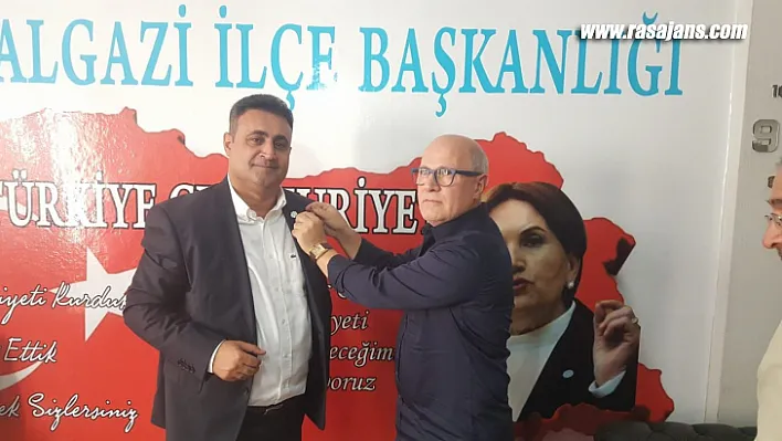 Malatya İyi Parti'de Vekillikte Güçlü İsim Cebrail Mungan Adaylığını Açıkladı