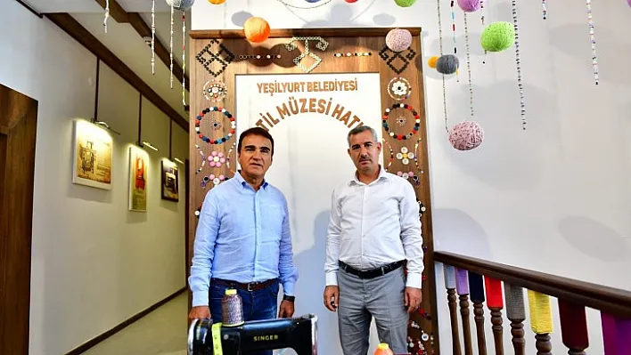 Malatya'lı Türk Halk Müziği Sanatçısı Selahattin Alpay, Mahmut Çalık&Ahmet Çalık Tekstil Müzesini Gezdi