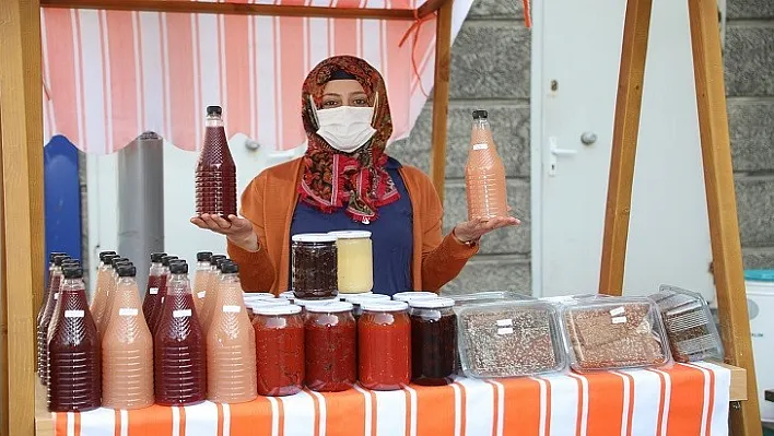 Malatya'nın İlk 'Hanımeli Pazarı' Gazi Parkı'nda Açıldı