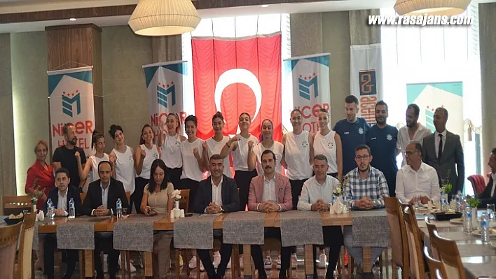 Malatya'nın tek kadın voleybol takımı mücadelesini 1. Ligde sürdürecek