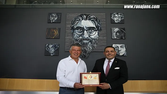 Malatya TSO'dan Baykan Denim'e başarı plaketi