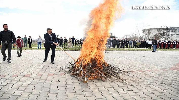 Malatya Turgut Özal Üniversitesi'nde Nevruz Kutlamaları Gerçekleştirildi.