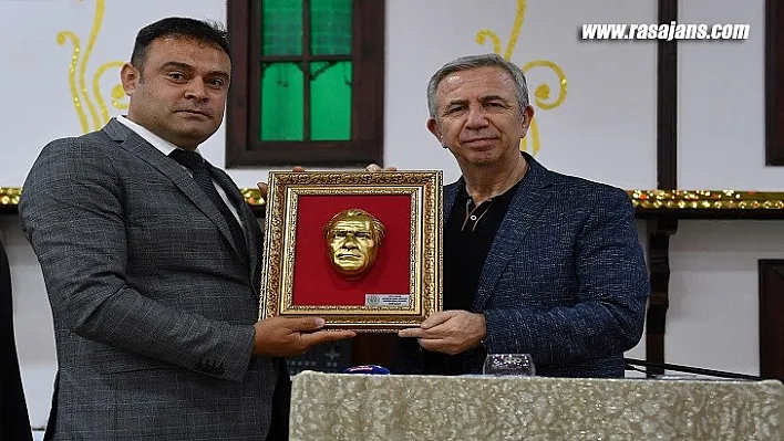 Mansur Yavaş İlçe Gezilerini Sürdürüyor: Polatlı'da Muhtarlarla Buluştu