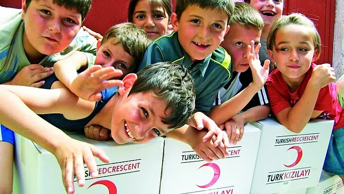 Merhamet Çınarının Gölgesi Yetimlerin Üzerinde