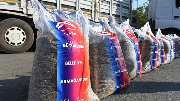 Mersin Büyükşehir'den Yangın Mağduru Üreticilere Yem Desteği