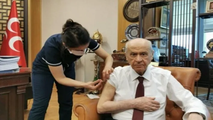 MHP Genel Başkanı Bahçeli, Covid-19 aşısı oldu