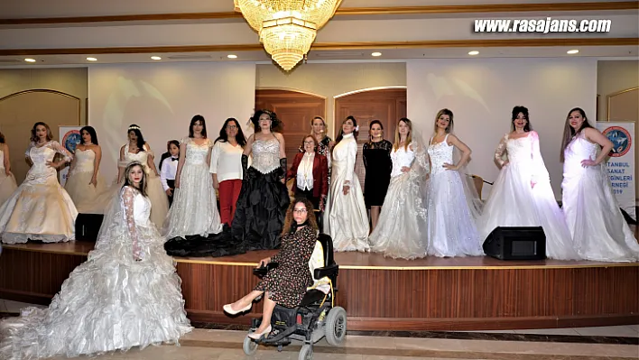 Podyuma Adım Attı