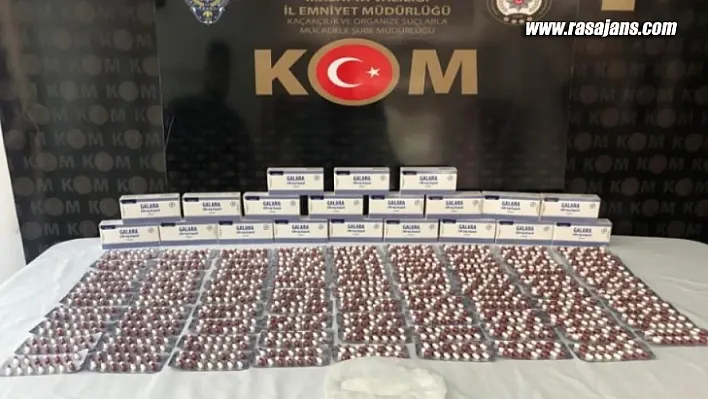 Polisten Kaçamadı Araçta Uyuşturucu Yakalandı
