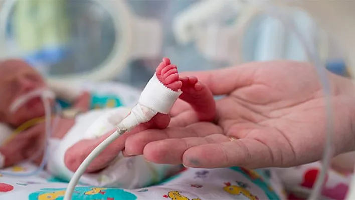 'Prematüre bebekleri fanusta tutmayın'