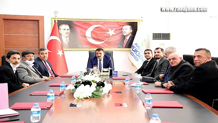 Pütürge'li Muhtarlardan Başkan Gürkan'a Teşekkür Ziyareti