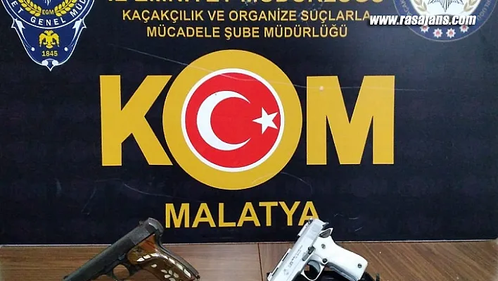 Ruhsatsız silahlar ele geçirildi