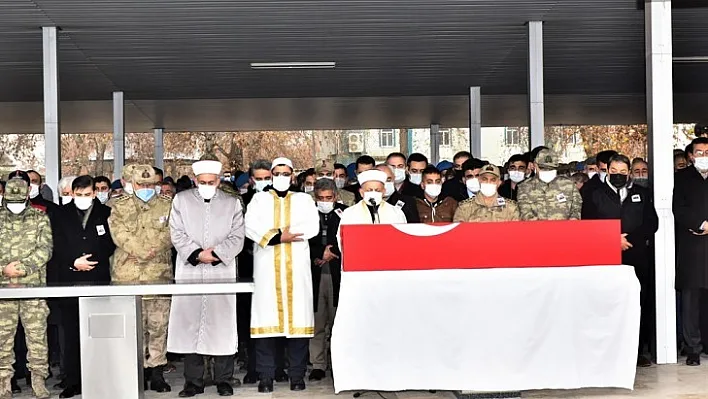 Şehit Çelik Son Yolculuğuna Düzenlenen Törenle Uğurlandı