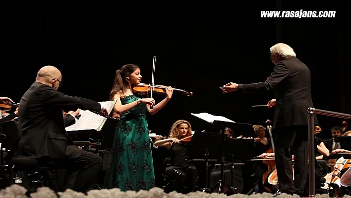 Senfoni Orkestrası'ndan Görkemli Konser